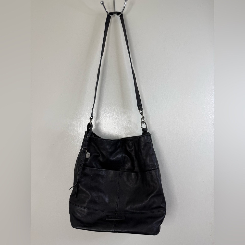 Lucky brand, leather bucket style multi pocket crossbody bag